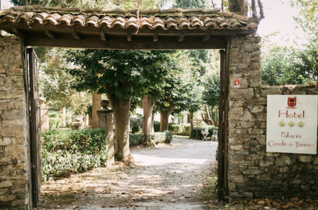 Palacio Conde Toreno Malleza Luaran gambar